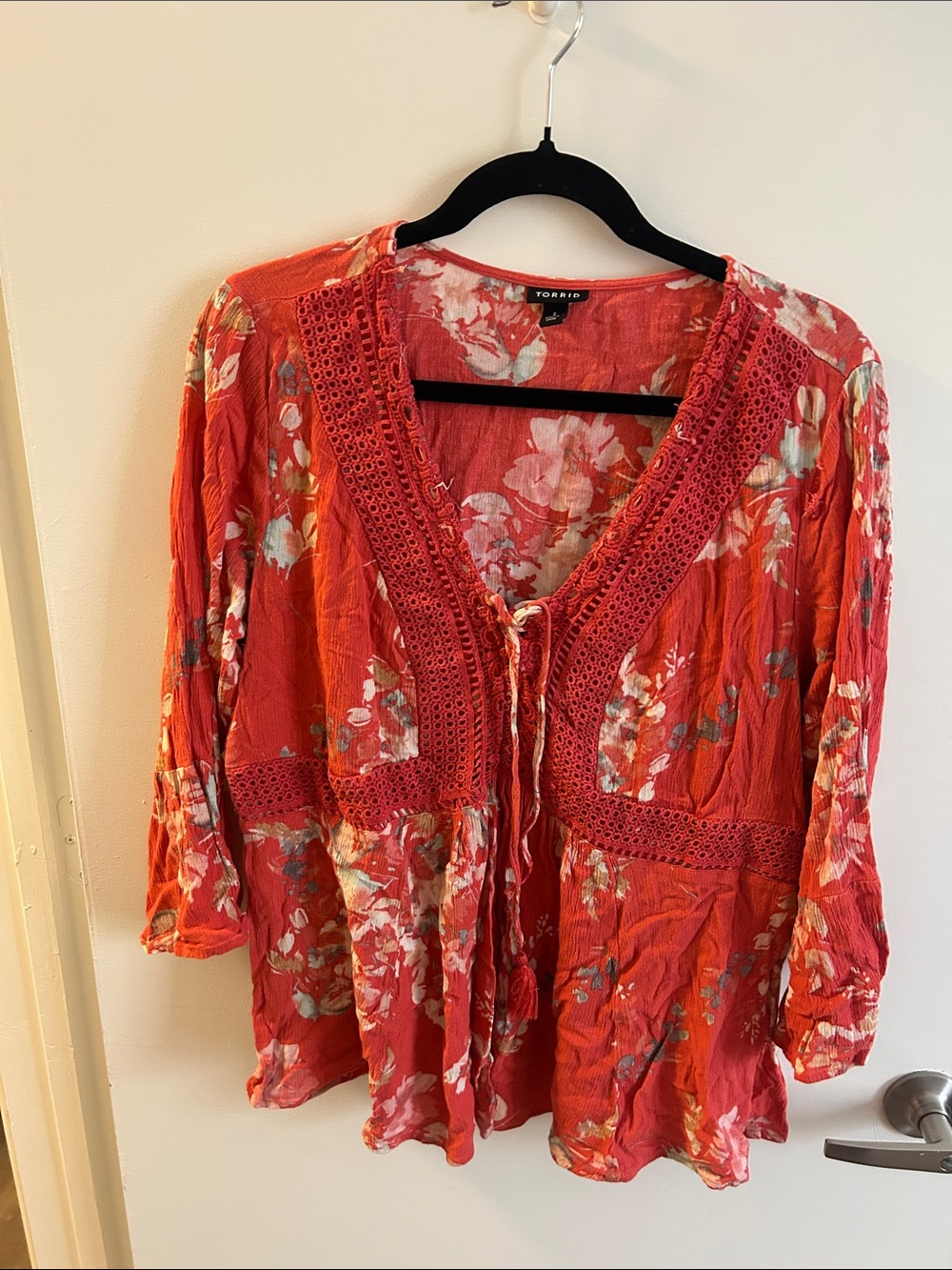 torrid Coral-Red Floral Crochet Tie-Front Blouse - size 1X